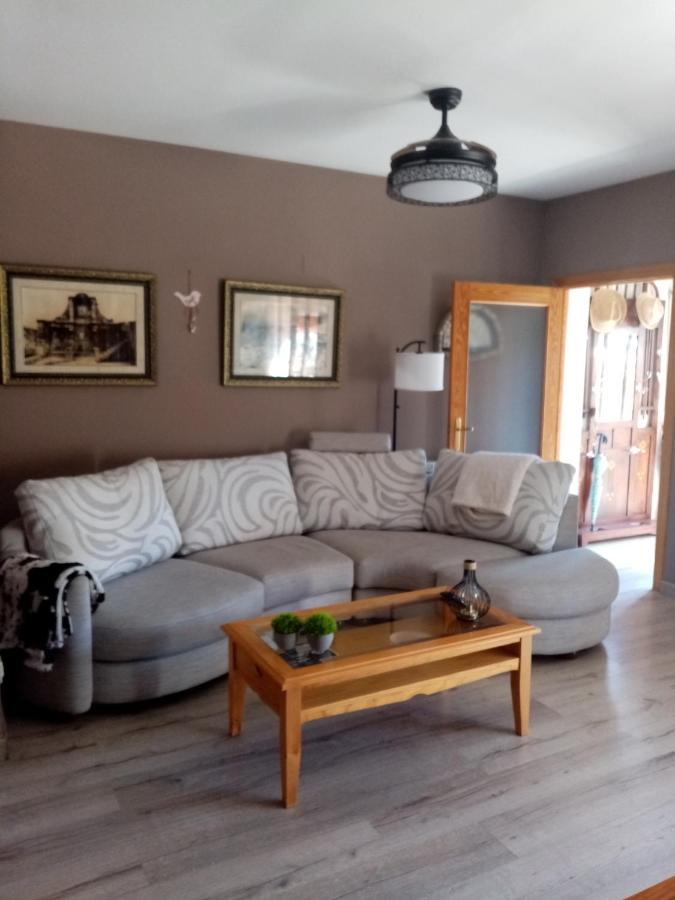 Casa Rural Reyes Nuévalos エクステリア 写真